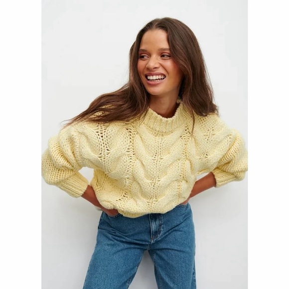 Claire Rose X NA-KD Cable Knitted Sweater in Off White S/M - Picture 9 of 9